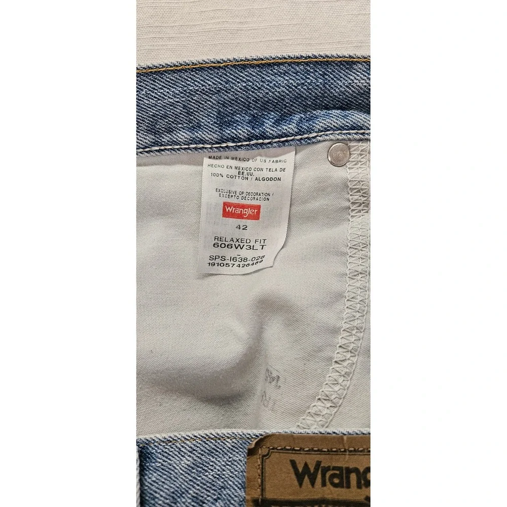 Wrangler Mens Relaxed Fit‎ Denim Shorts Light Wash Blue Cotton 606W3LT Size 42